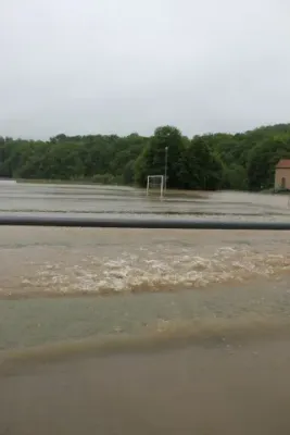 Hochwasser im Stadion Hinterm Forst