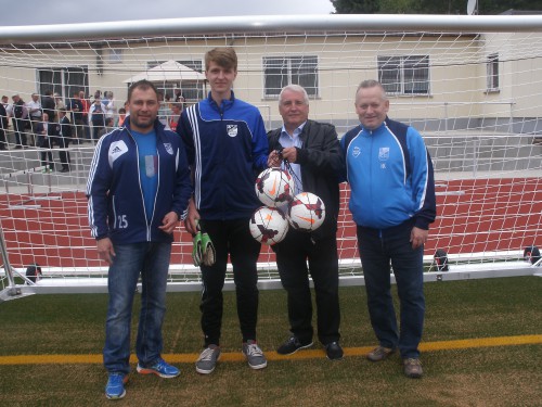 Kunstrasenplatz zur Nutzung freigegeben