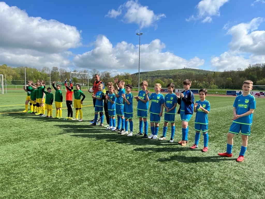 Torreicher Auftakt ins 1. Stickersammelwochenende