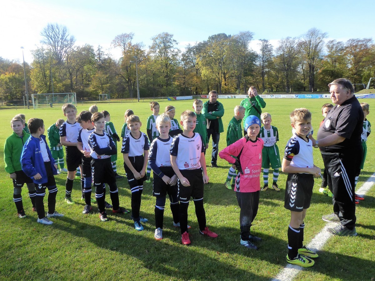 Mit Kantersieg ins Viertelfinale