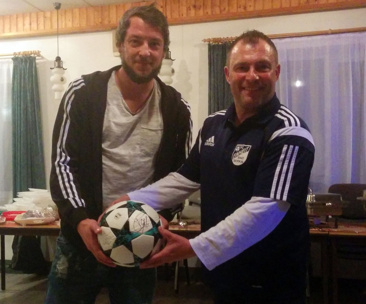 Vorstand ehrt vier Sportfreunde