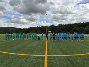 Erster Heimauftritt – Sonne von oben und Tristesse auf dem Platz