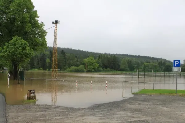 Hochwasser im Stadion Hinterm Forst