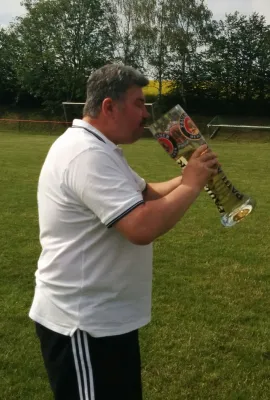 Aufstieg 2017 perfekt - Feier nach Sieg