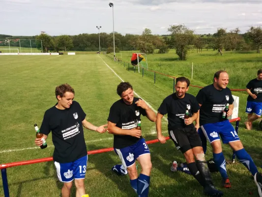 Aufstieg 2017 perfekt - Feier nach Sieg